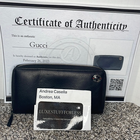 Authentic Gucci Sherry line black pebbled leather long zipper wallet with COA
